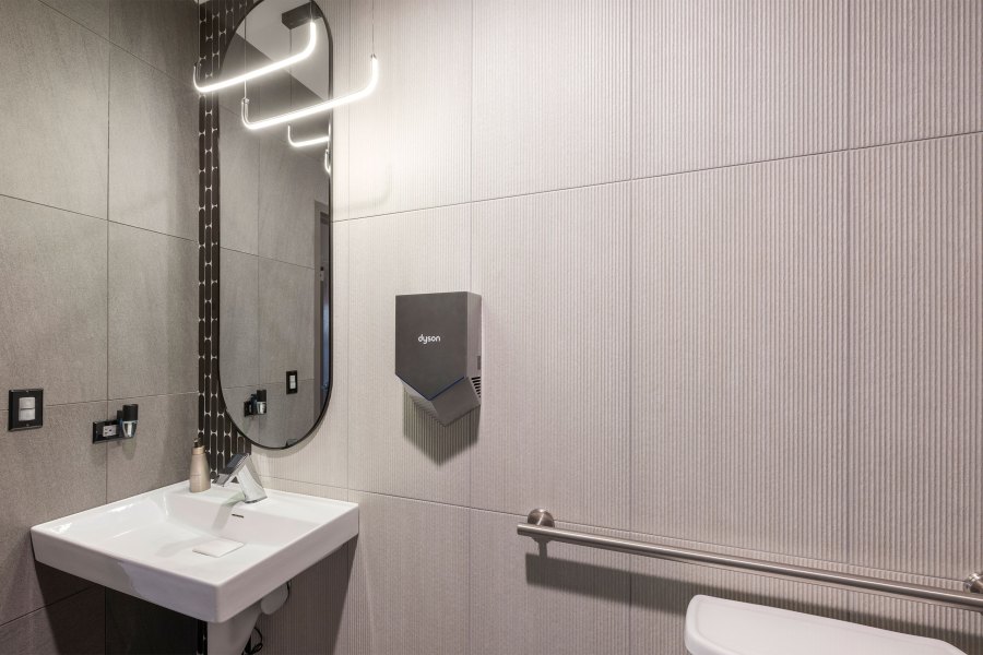 Restroom Sink Vitality Urgent Care in Lake Zurich.jpg 20